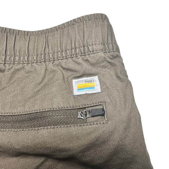 Vuori | Men | Organic Dark Oregano Versatile Active Daily Ripstop Shorts | Small - Picture 8 of 14